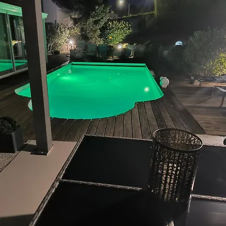 Vro *